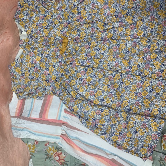 Carter’s - Picture 4 of 5